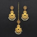 Gold Color Maang Tikka With Earrings